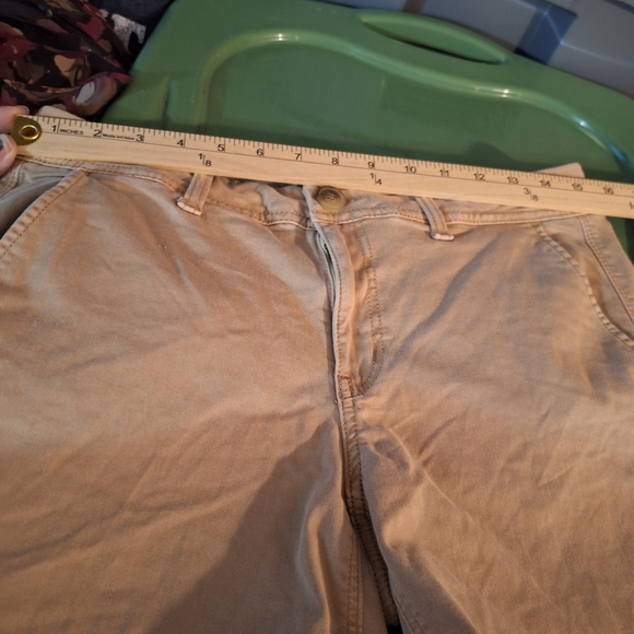 American Eagle Outfitters Women's Tan Shorts - Picture 5 of 6